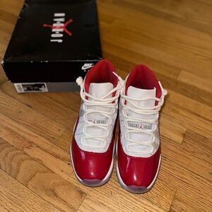 Men Jordan 11 Retro, size 9.5 , Color: White/Varsity Red-Black